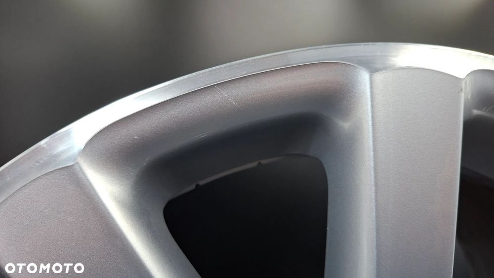 Felga Aluminiowa 18 VW Passat B6 B7 5x112 ET 44 Omanyt 3C0601025AG - 2