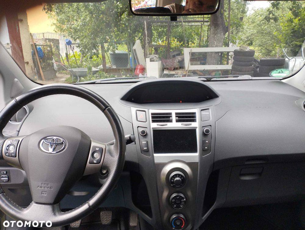Toyota Yaris - 5