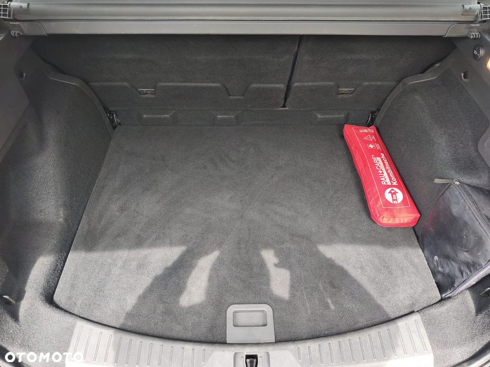Ford Kuga 2.0 TDCi 2x4 Titanium - 17