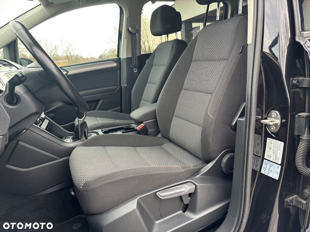 Volkswagen Touran - 16