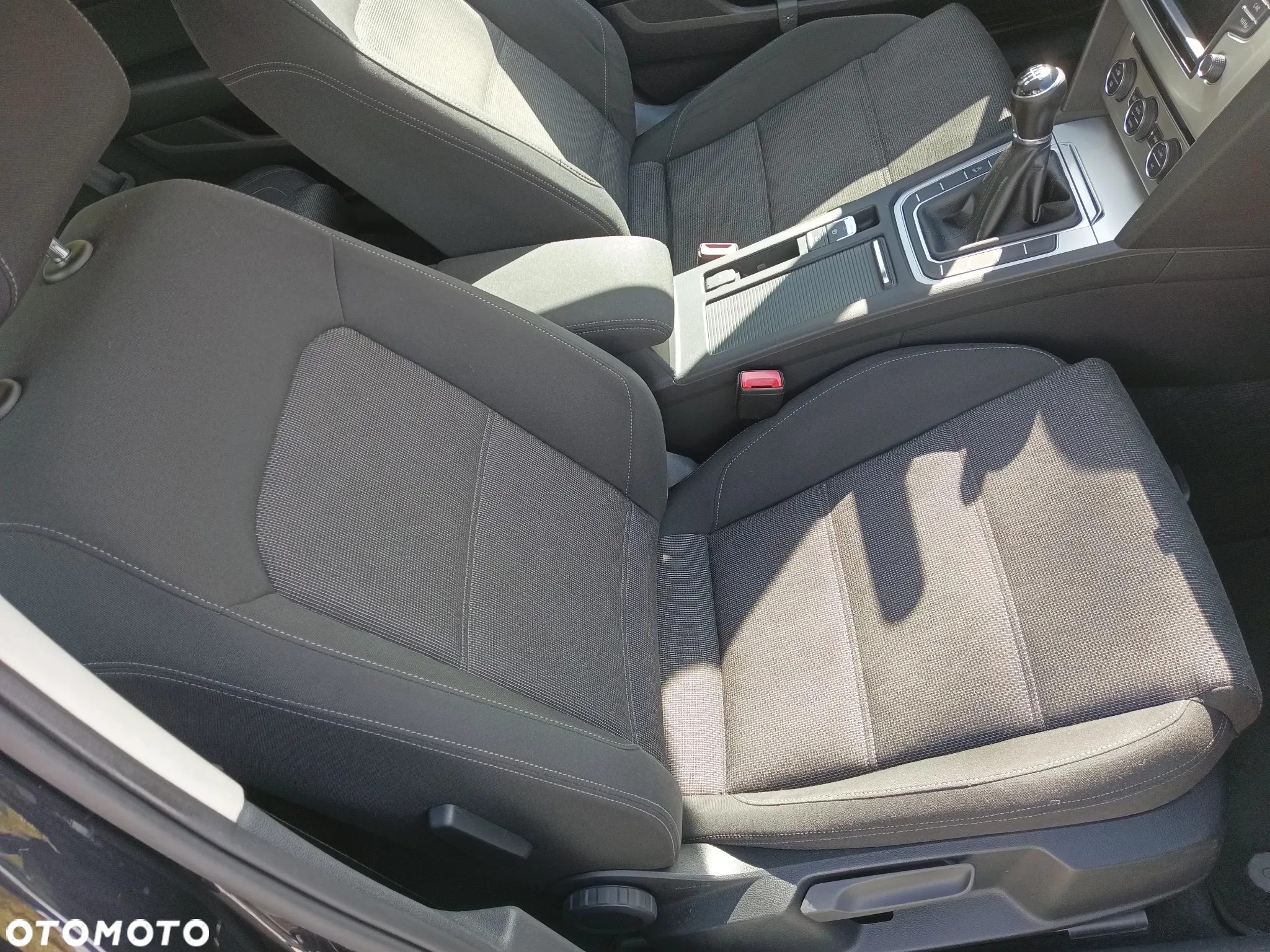 Volkswagen Passat 2.0 TDI BMT Comfortline - 19