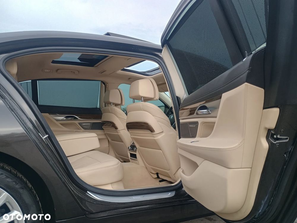BMW Seria 7 740Li - 11