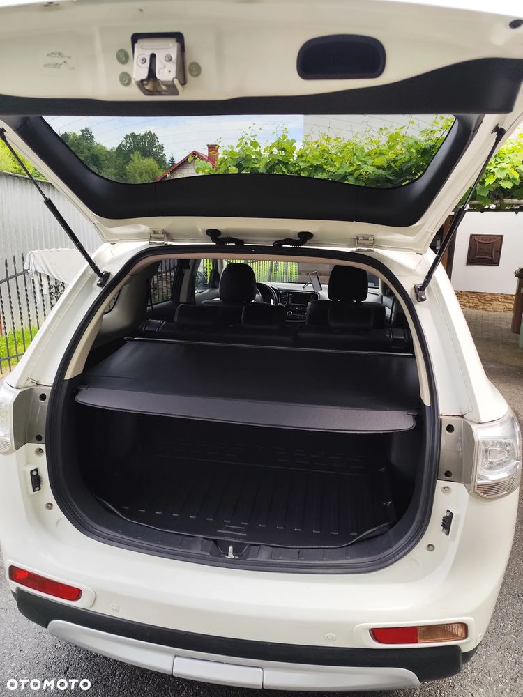 Mitsubishi Outlander 2.0 4WD Plus - 10