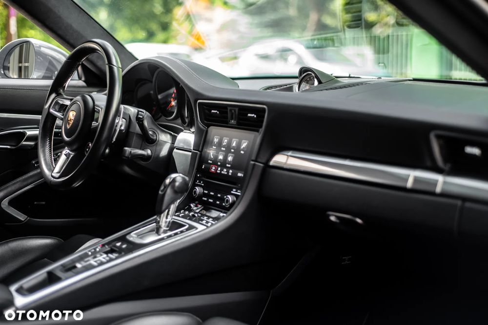 Porsche 911 Carrera S PDK - 37