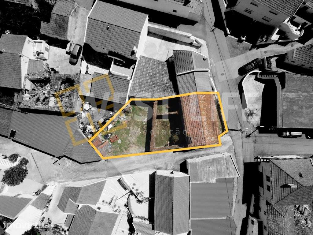 Moradia T3 em Ruína com Excelente Exposição Solar e Lote de 272m² -... - Grande imagem: 3/32