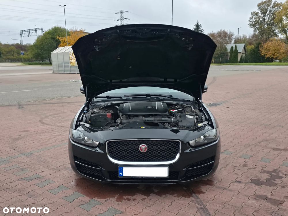 Jaguar XE 20d Prestige - 10
