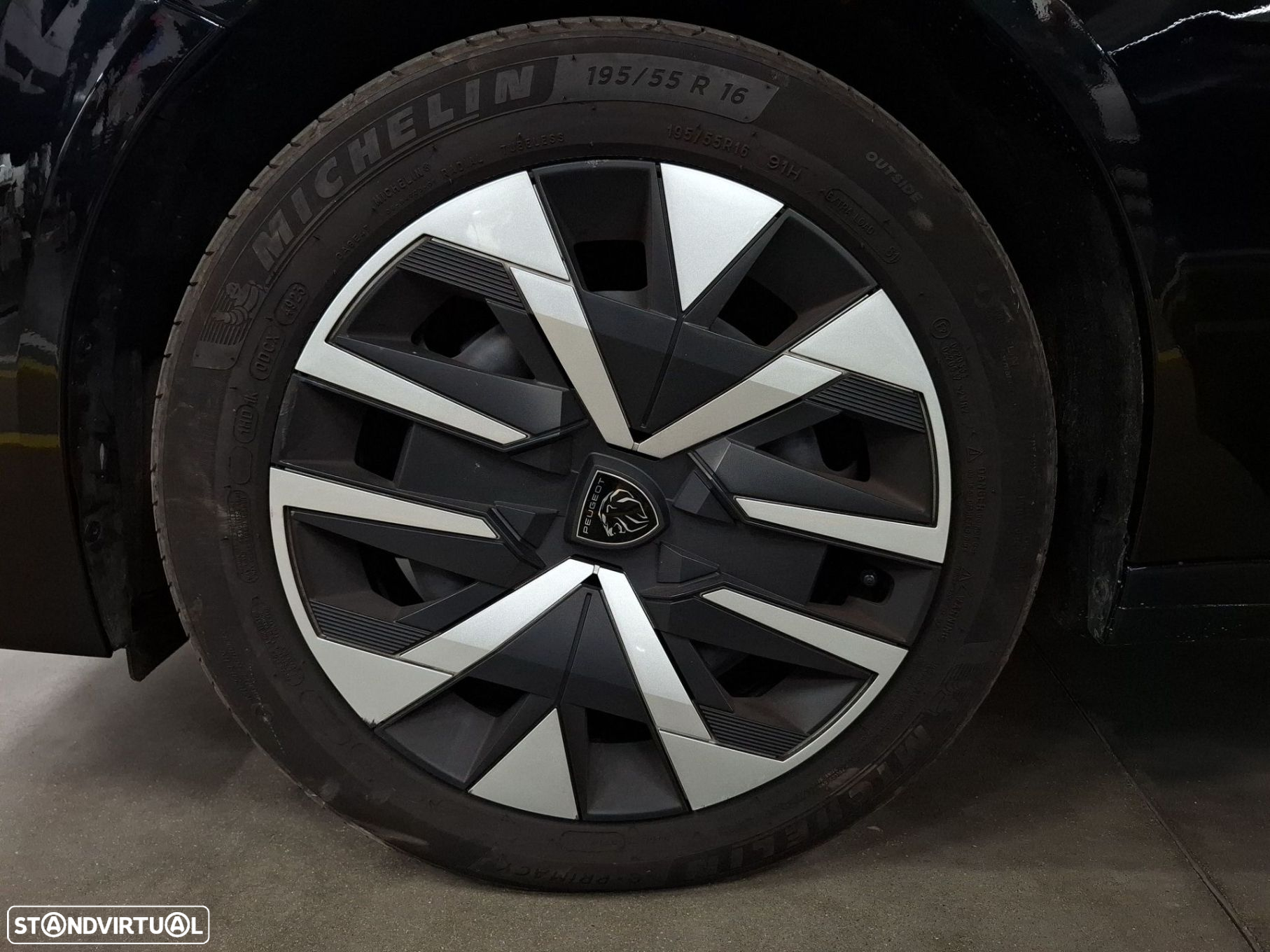 Peugeot 208 1.2 PureTech Active - 25