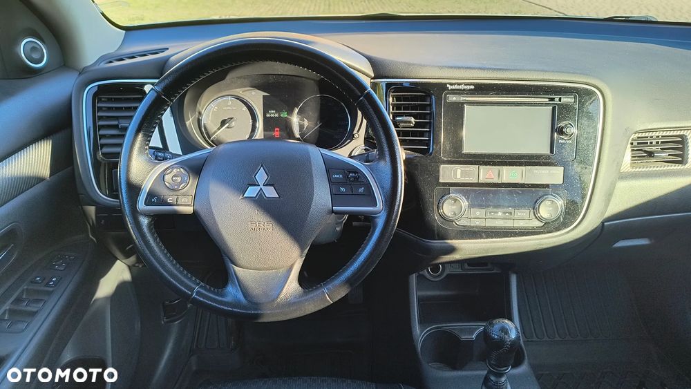 Mitsubishi Outlander 2.2 DID Intense + 4WD - 8