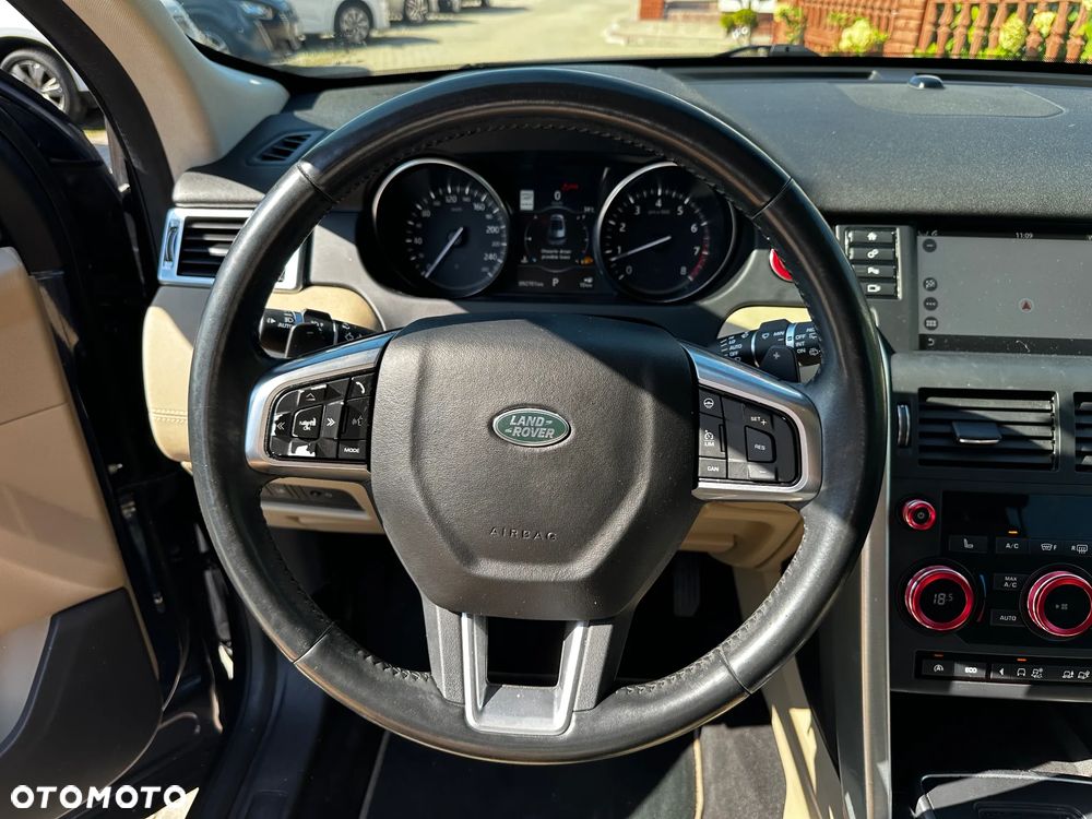 Land Rover Discovery Sport - 8