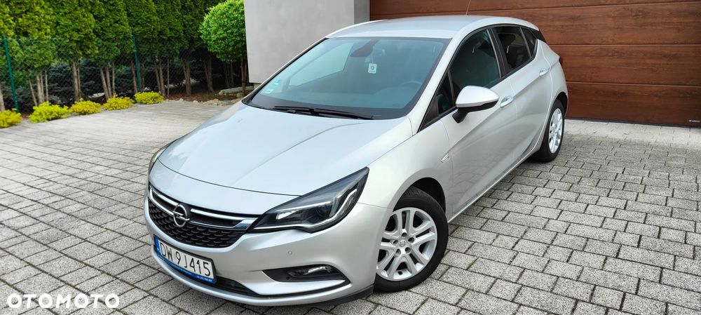 Opel Astra IV 1.6 CDTI Cosmo - 1