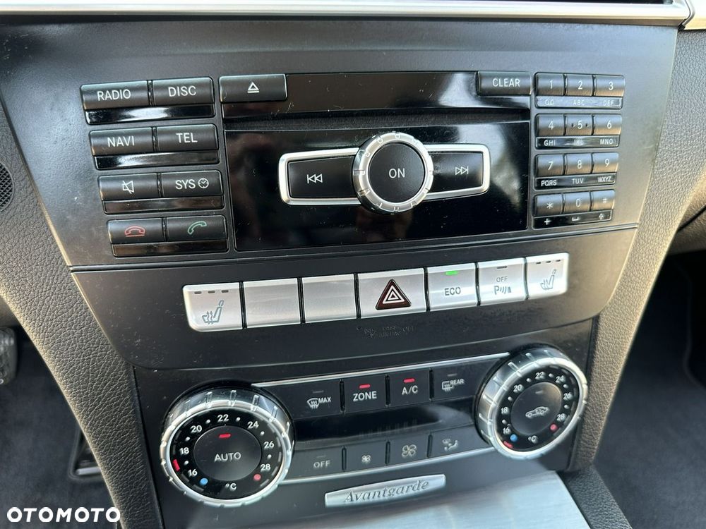 Mercedes-Benz Klasa C 180 BlueEFFICIENCY Avantgarde - 23
