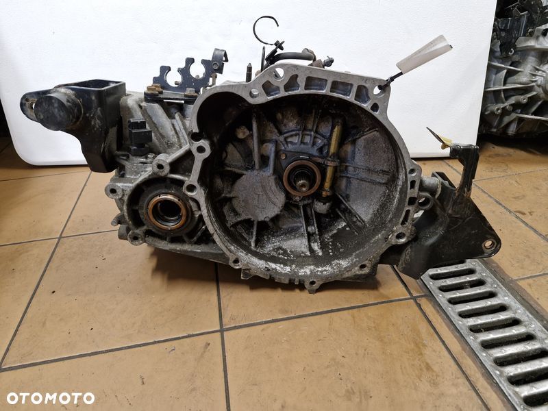 HYUNDAI TUCSON I 1 SPORTAGE II 2.0 B SKRZYNIA BIEGÓW MANUAL 5B L6J - 2