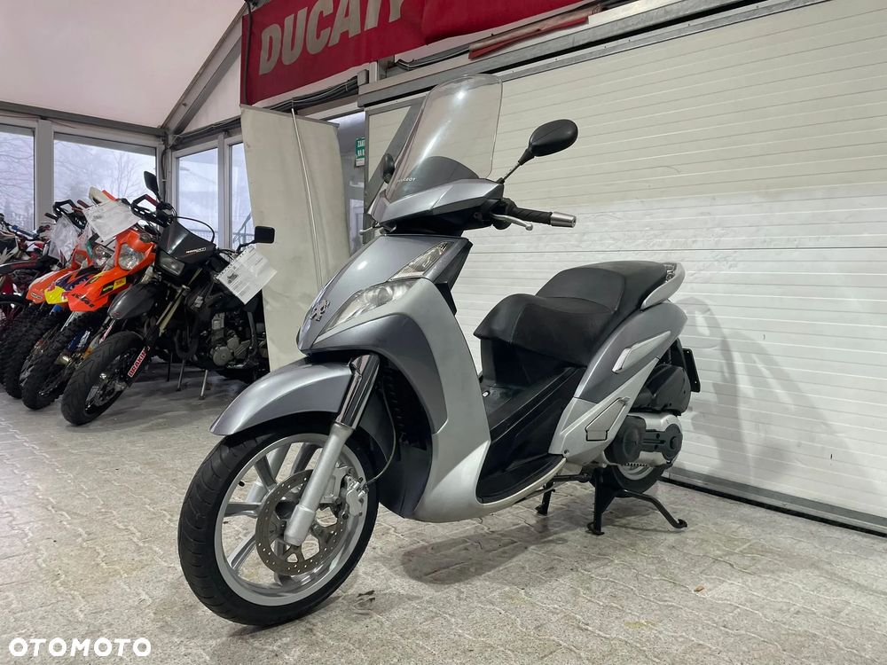 Peugeot Geopolis - 11