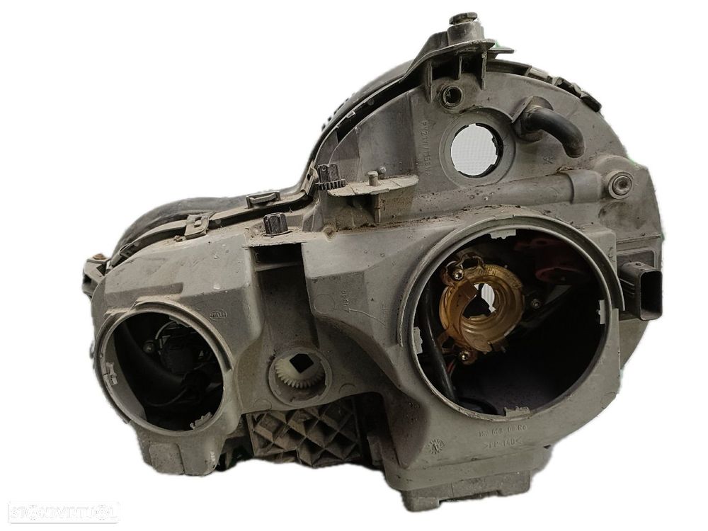 Farol Xénon Dto Mercedes-Benz E-Class (W210) - 2