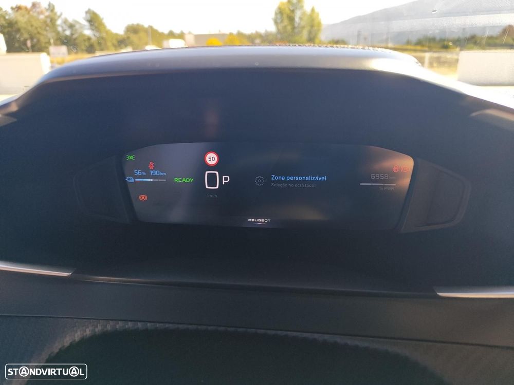 Peugeot e-2008 54 kWh Allure - 14