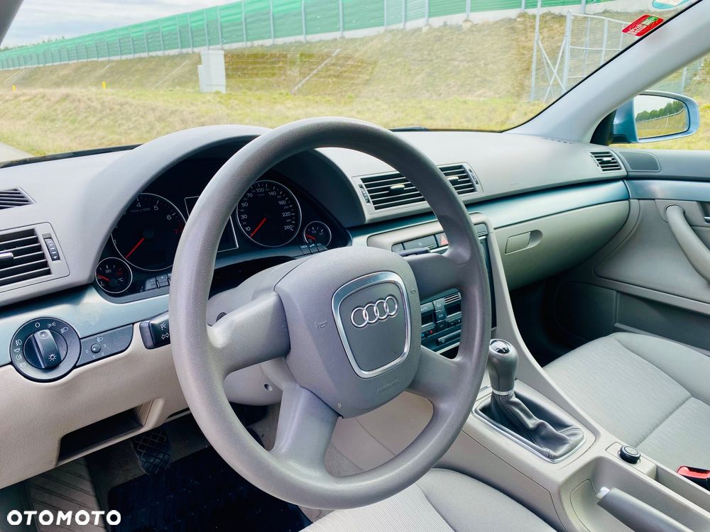 Audi A4 Limousine - 27