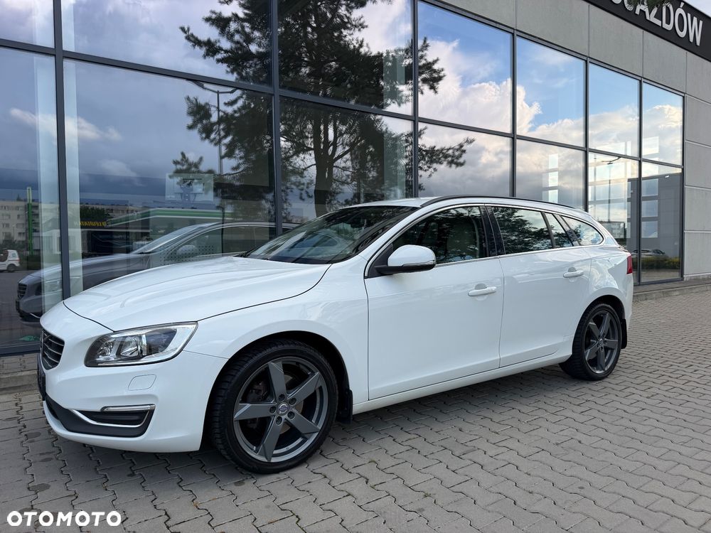 Volvo V60 T3 Geartronic Momentum - 2
