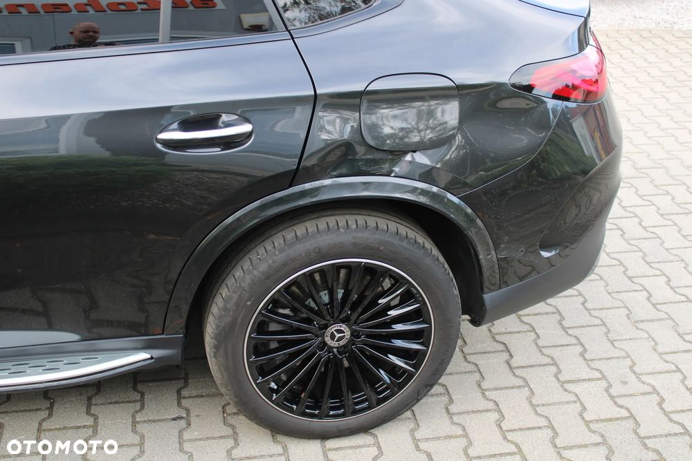 Mercedes-Benz GLC 300 e PHEV 4-Matic AMG Line - 12
