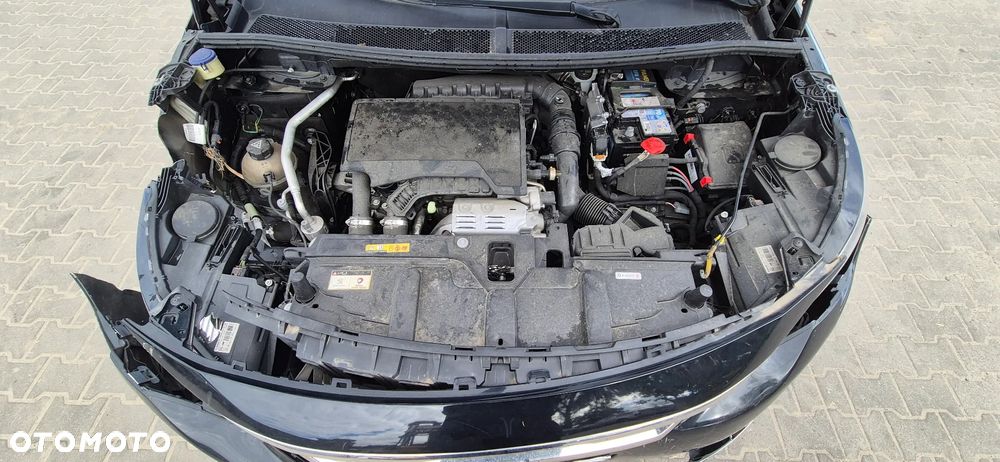 Peugeot 5008 1.2 PureTech Allure S&S EAT8 - 26