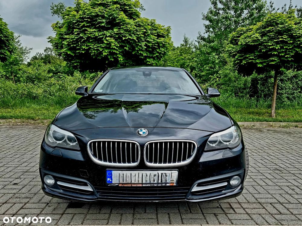 BMW Seria 5 525d Luxury Line - 2