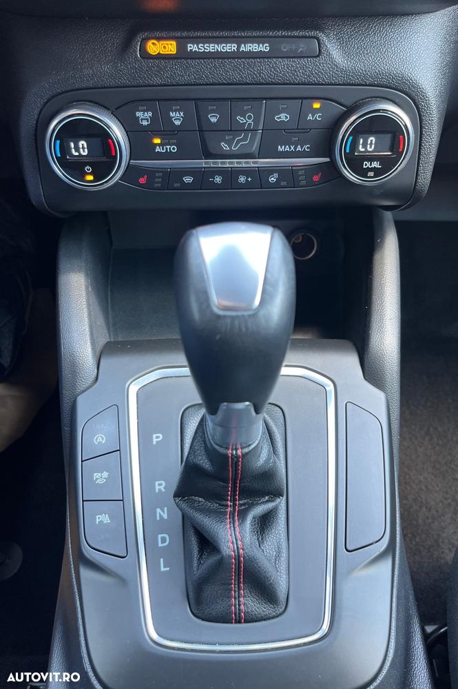 Ford Focus 1.0 EcoBoost MHEV ST-Line X - 8
