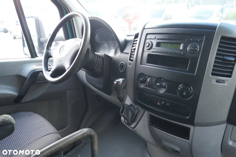 Mercedes-Benz Sprinter - 33