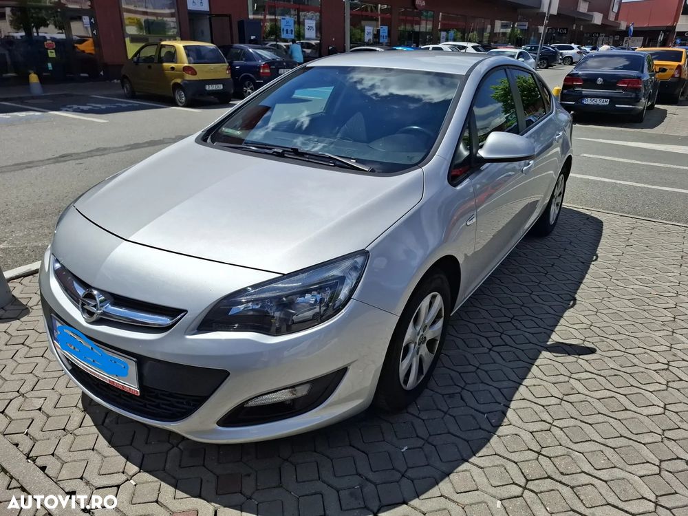 Opel Astra 1.4 ECOTEC Turbo Selection - 1