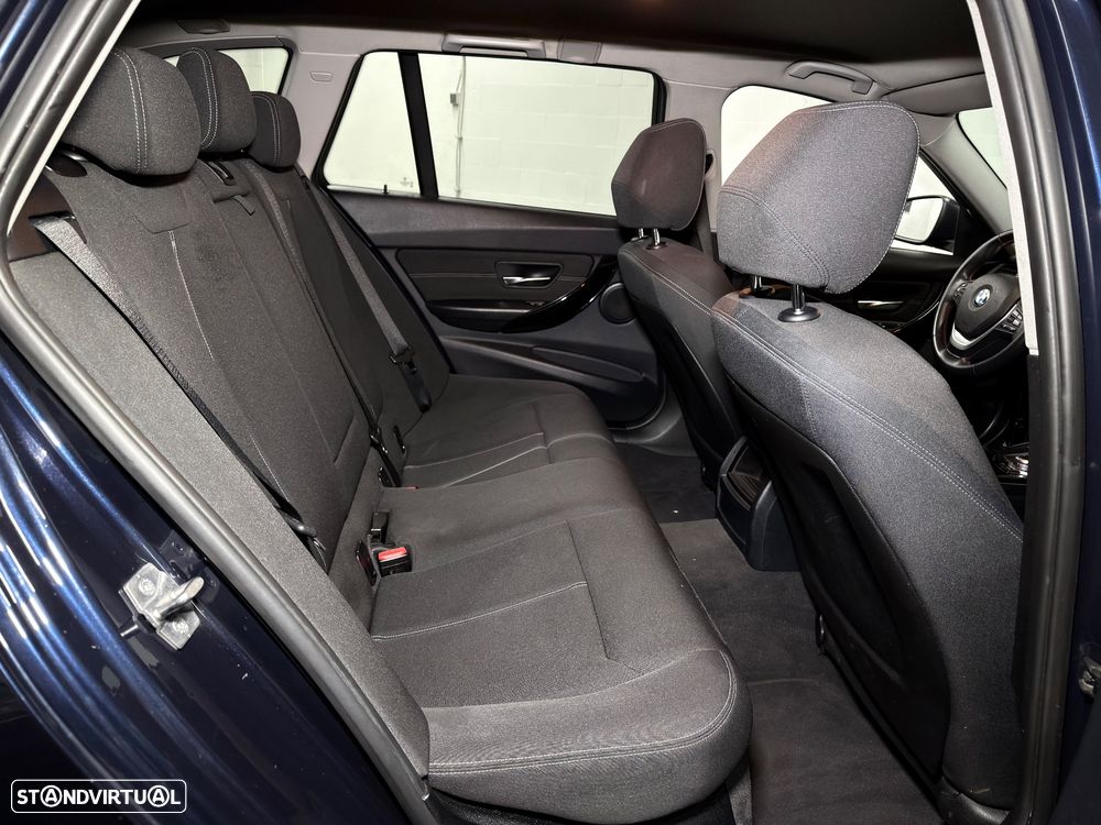 BMW 320 d Line Sport - 14