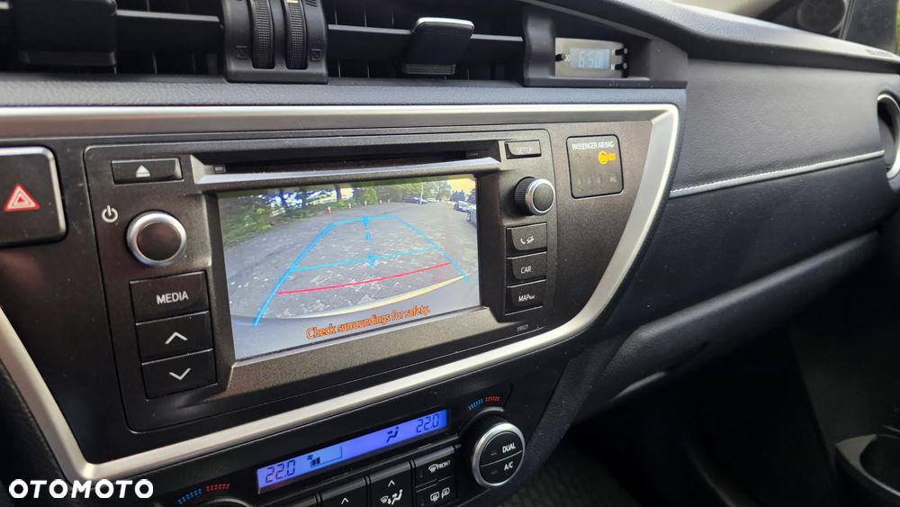 Toyota Auris 1.6 Prestige - 26