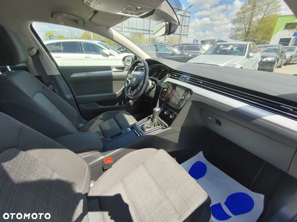 Volkswagen Passat Variant 2.0 TDI Business DSG - 9