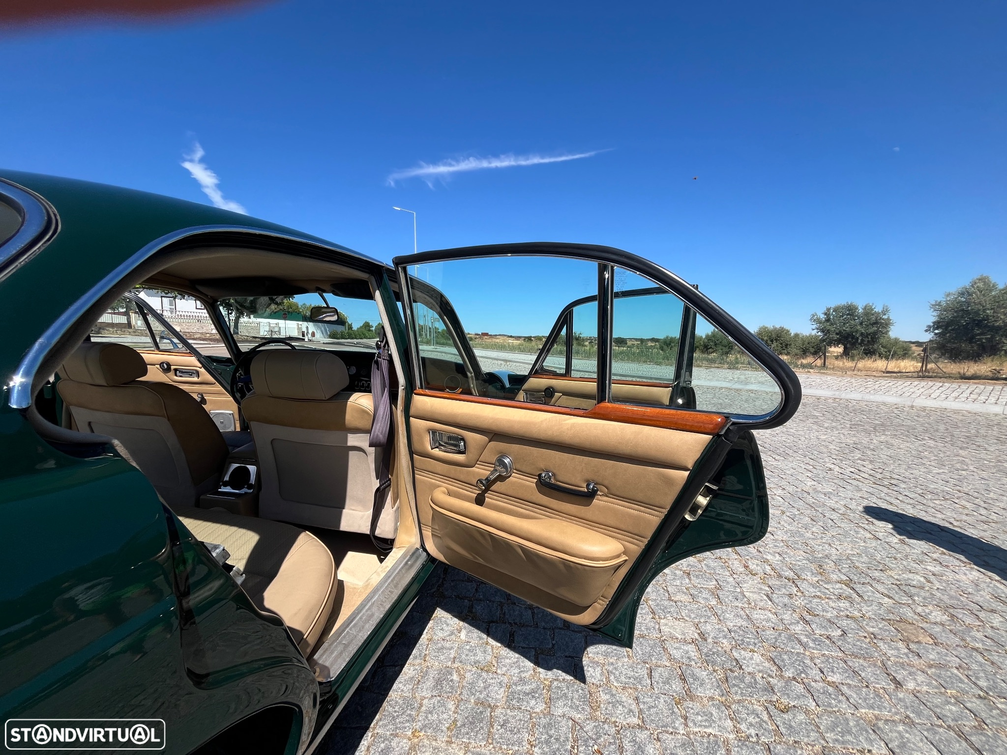 Jaguar XJ - 25