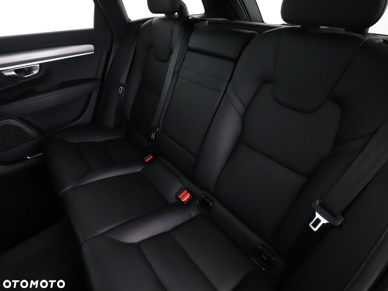 Volvo V90 D4 AWD Momentum - 17