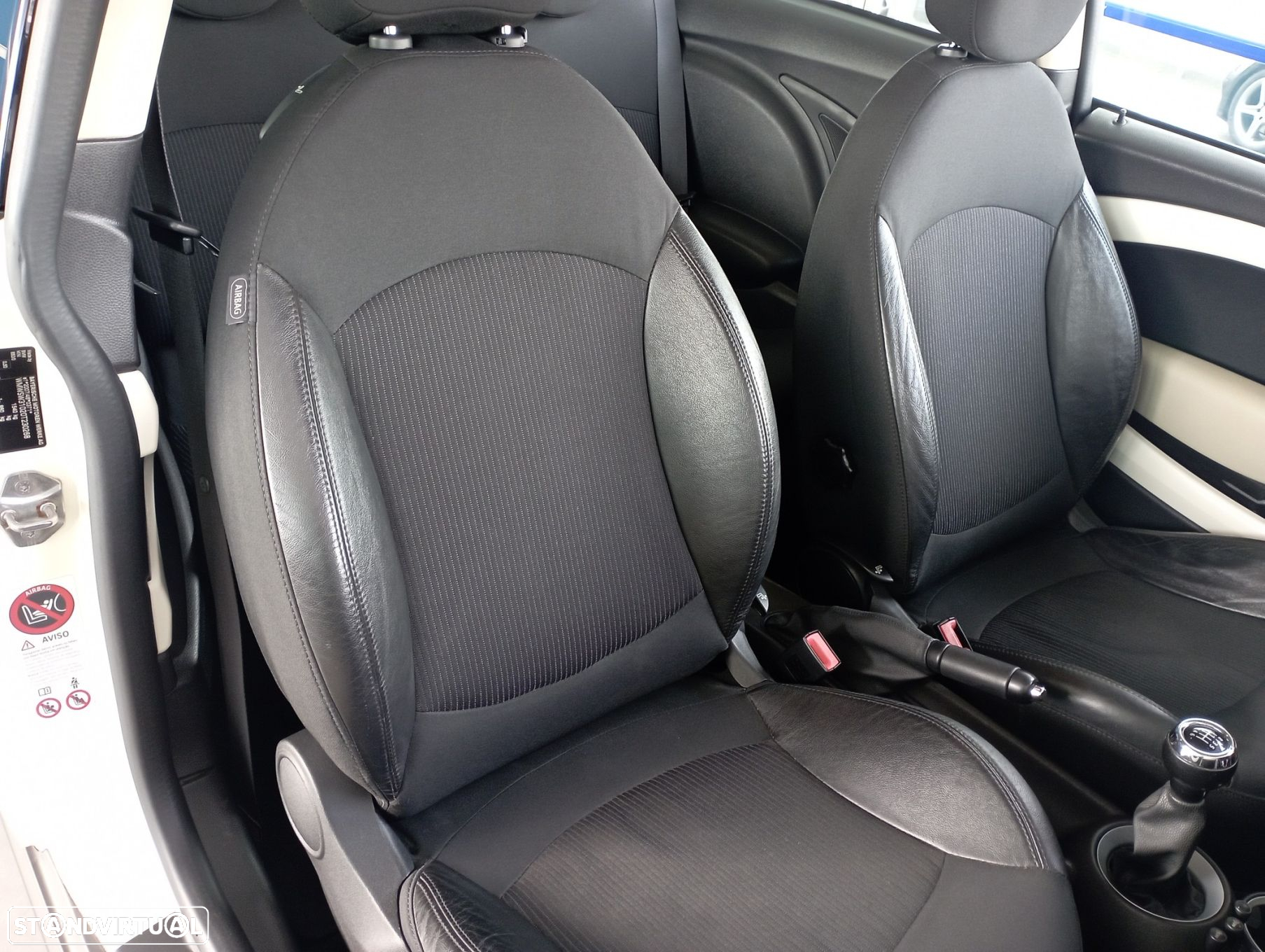 MINI 3 Portas Cooper D - 19