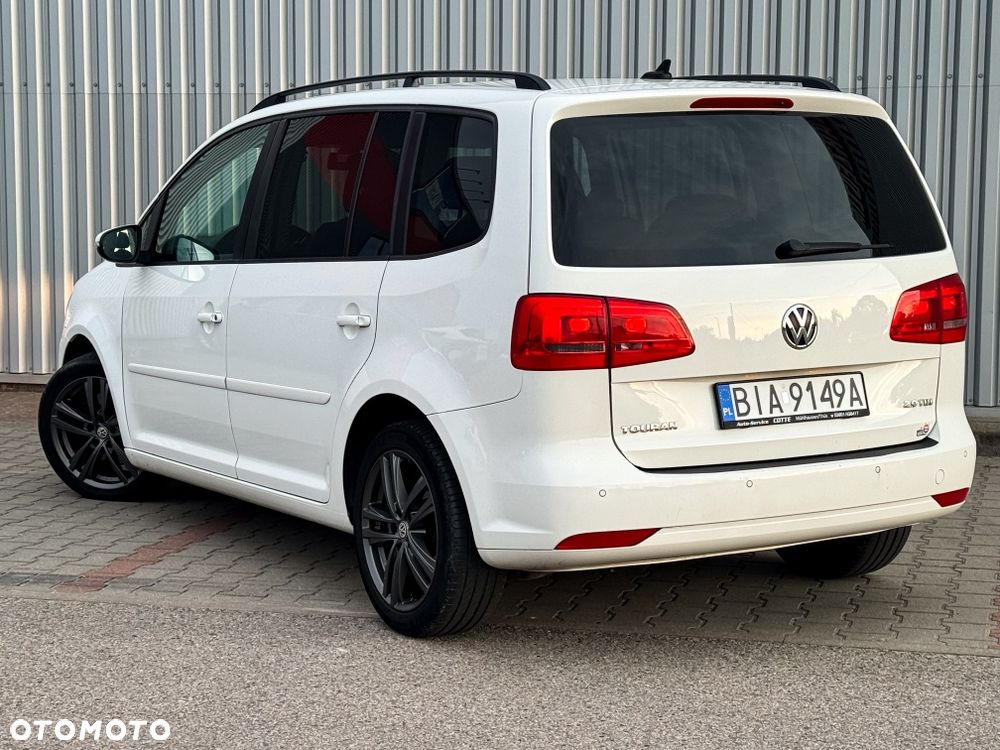 Volkswagen Touran - 4