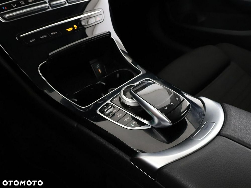 Mercedes-Benz Klasa C 220 d 4MATIC 9G-TRONIC - 31