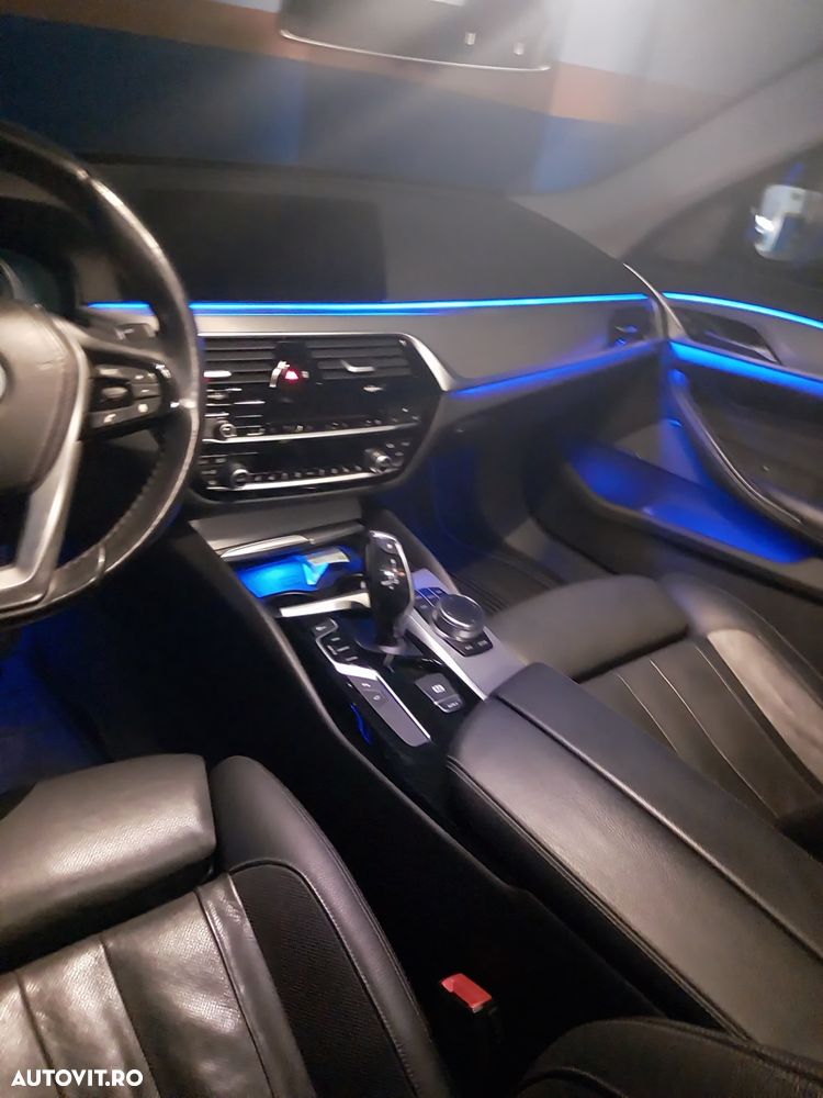 BMW Seria 5 520d xDrive AT - 16