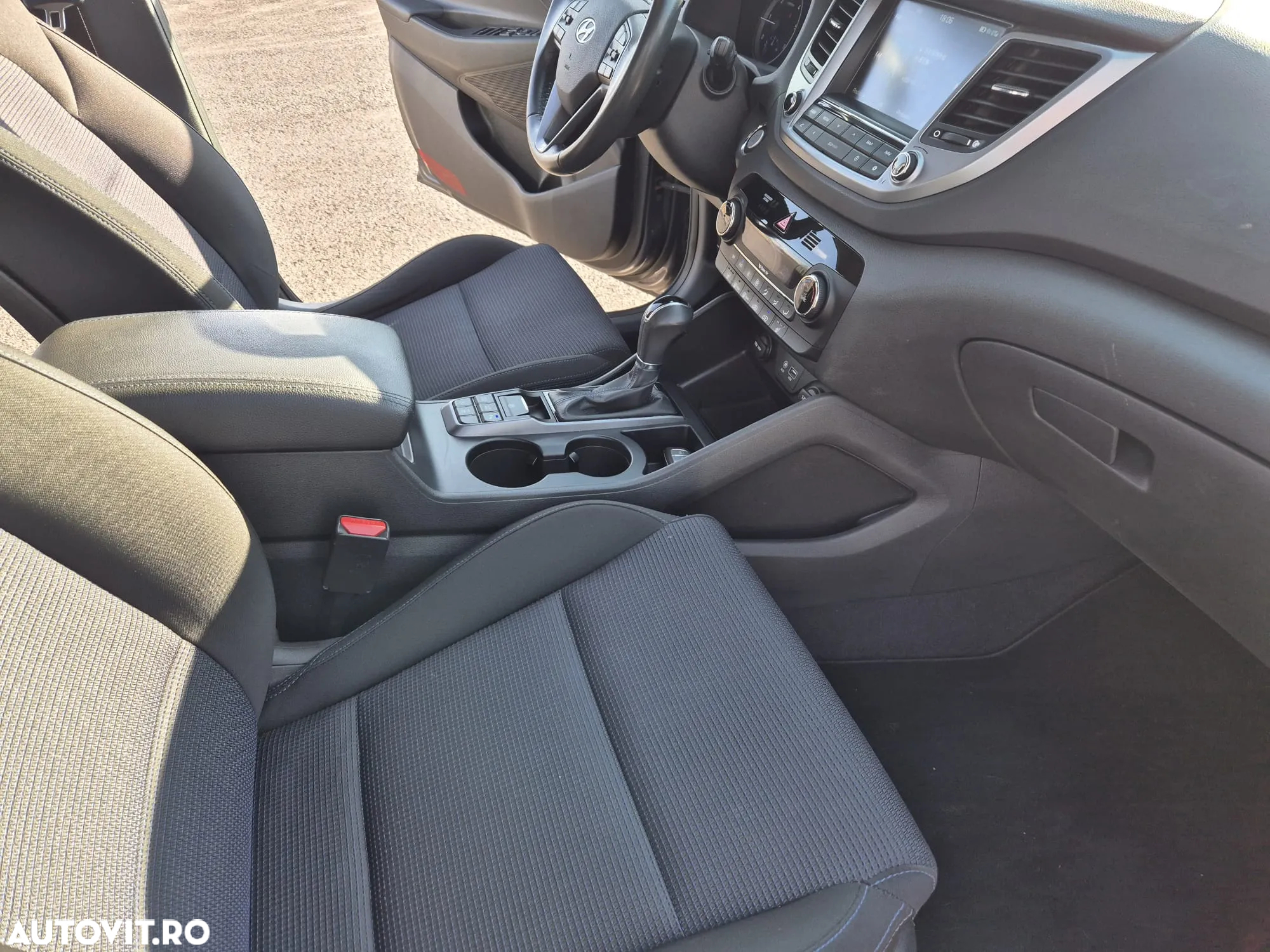 Hyundai Tucson 2.0 CRDI 4WD Automatik Advantage - 11
