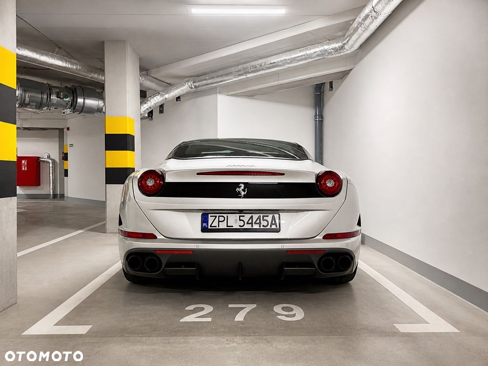Ferrari California T - 20