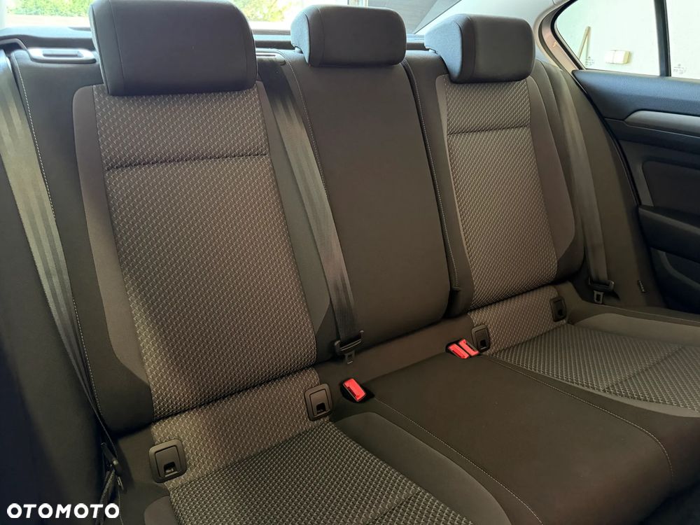 Volkswagen Passat 2.0 TDI EVO Elegance - 21