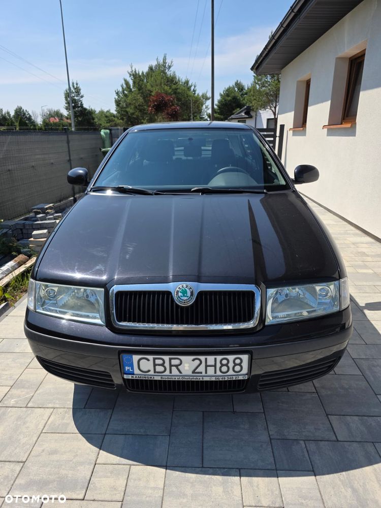Skoda Octavia 1.6 Tour - 6