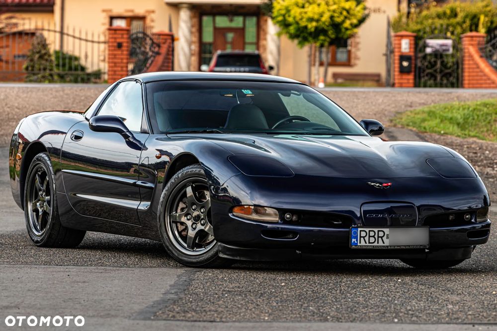 Chevrolet Corvette - 9