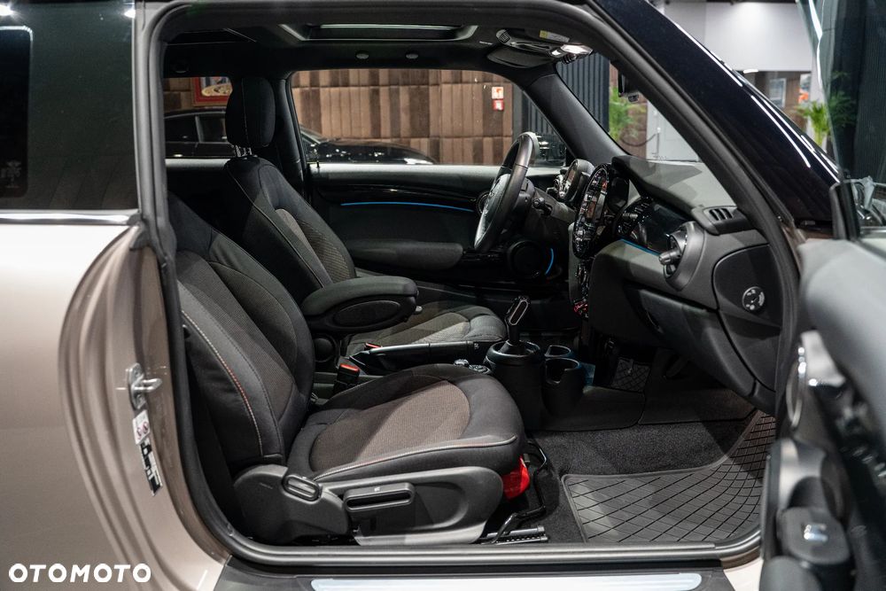 MINI Cooper Classic Trim - 24