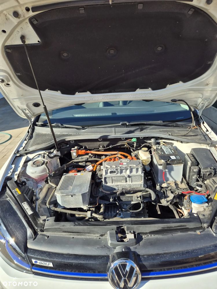 Volkswagen Golf - 6