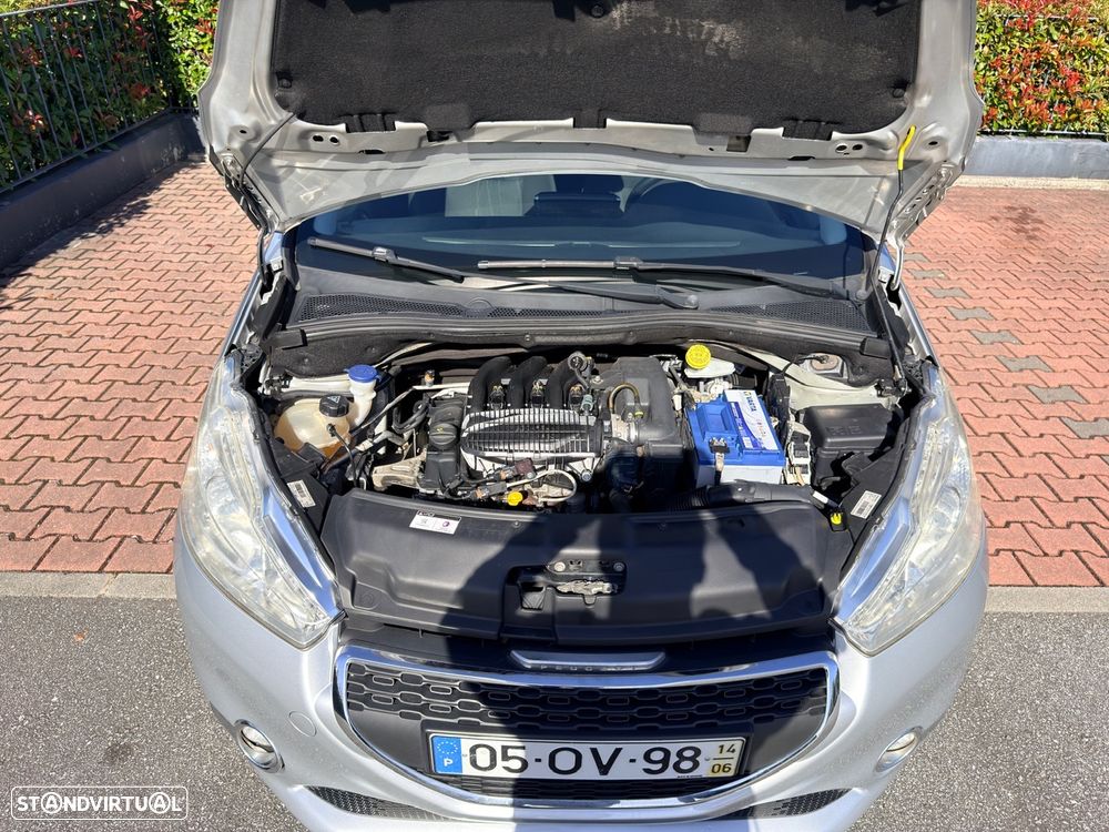 Peugeot 208 1.2 PureTech Allure - 24
