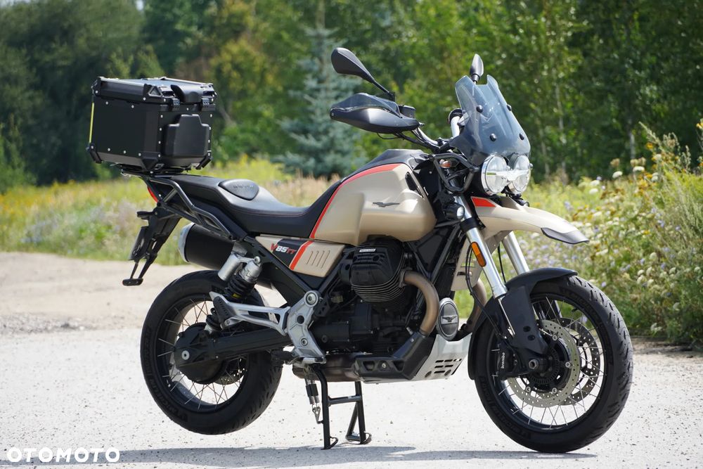 Moto Guzzi V85 - 2