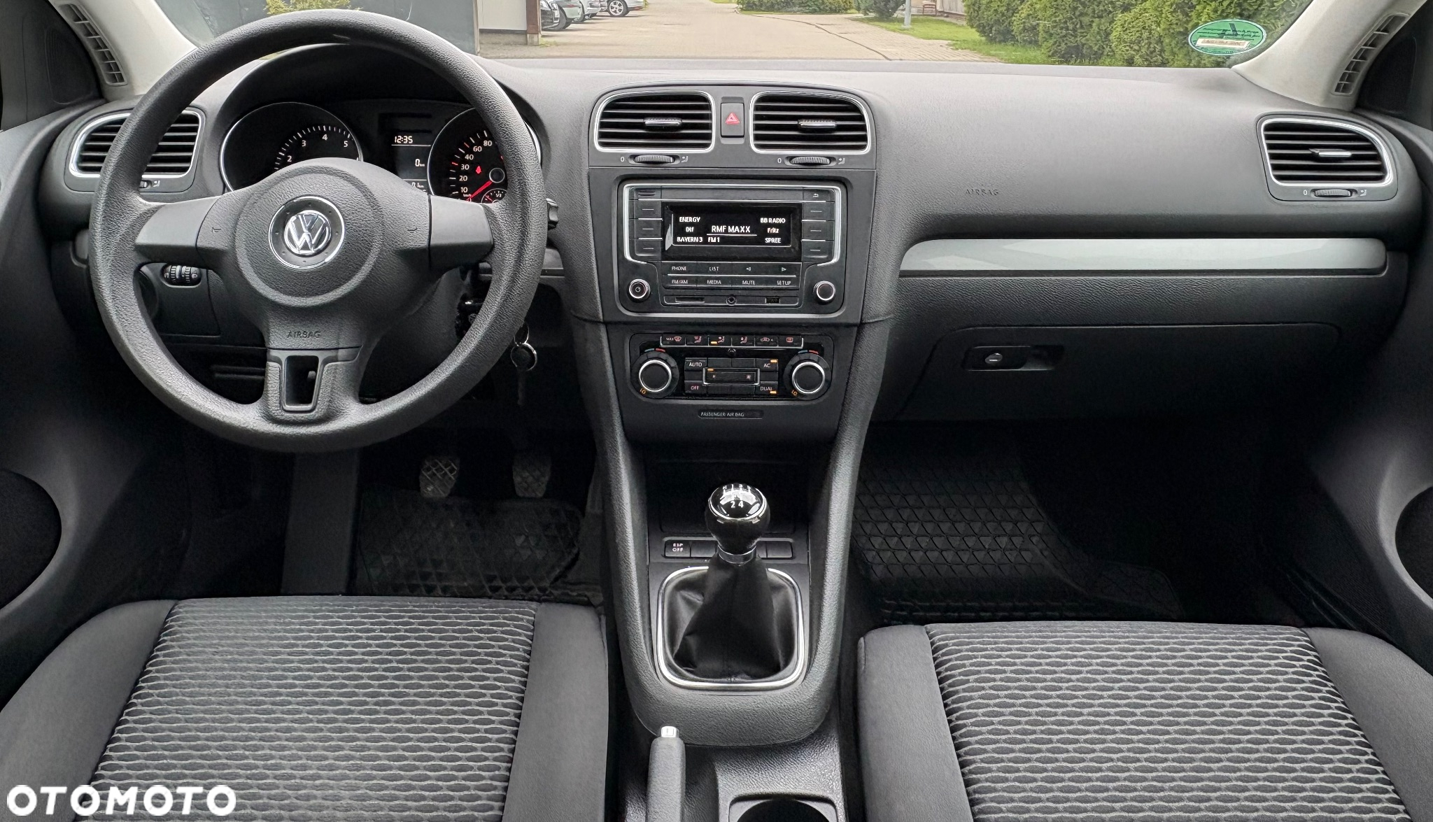 Volkswagen Golf - 11