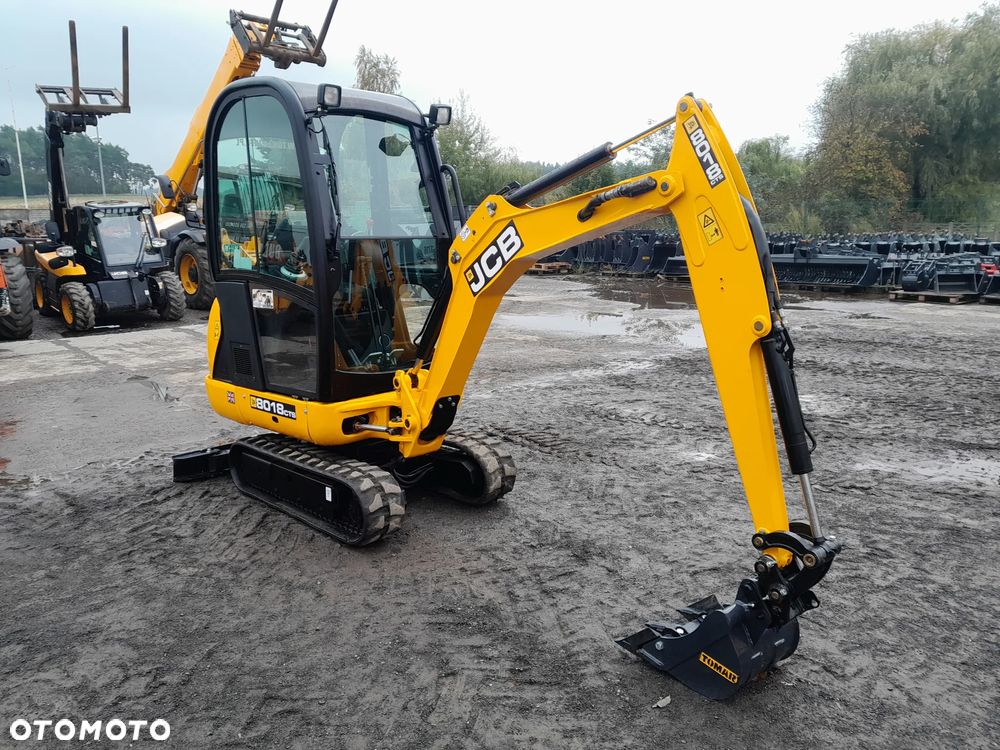 JCB 8018 - 3