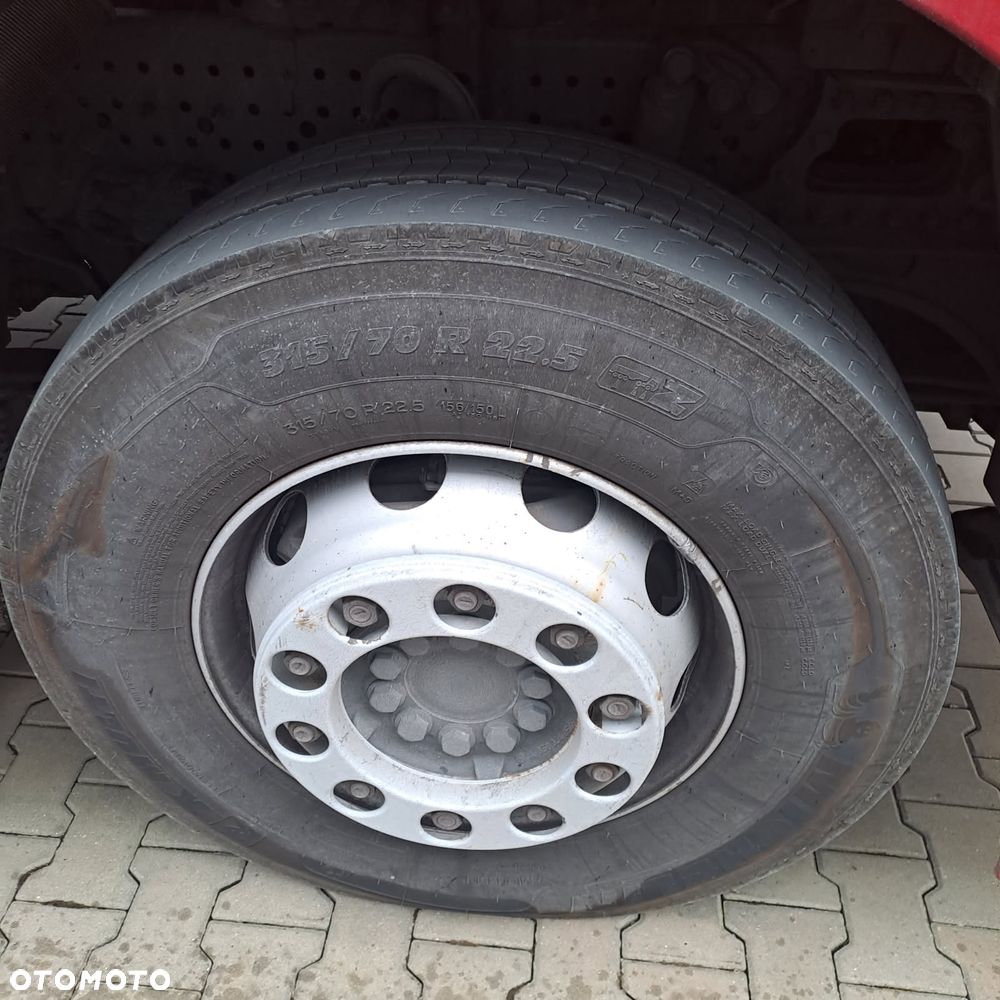 Mercedes-Benz Actros - 11