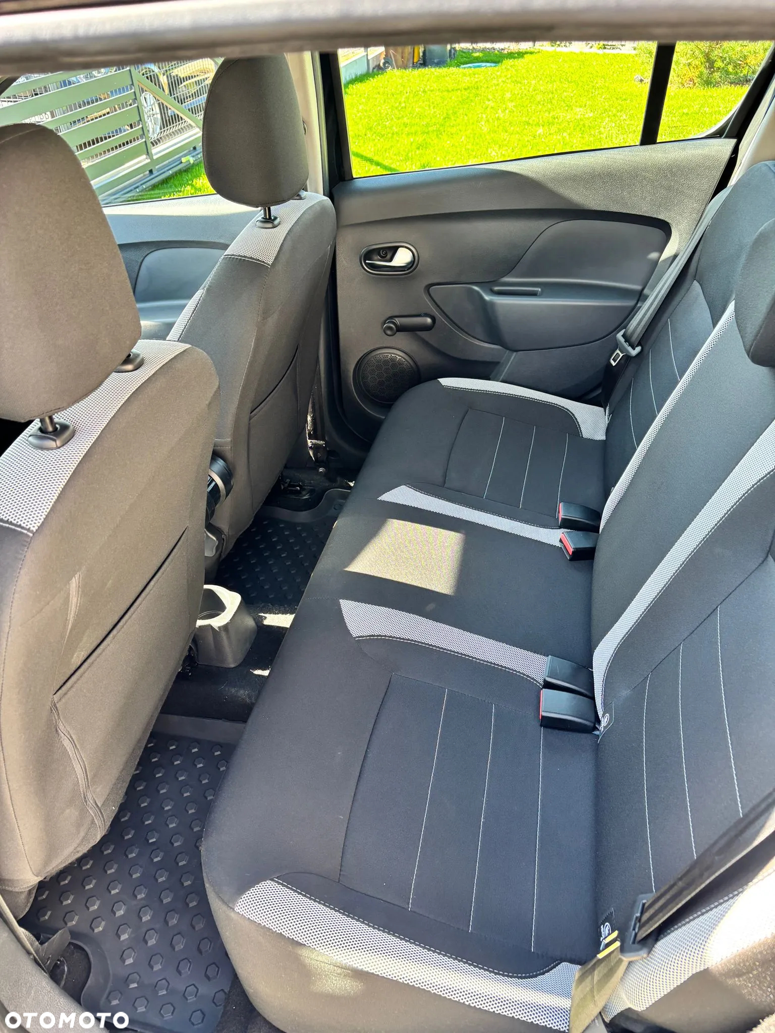 Dacia Sandero Stepway 1.0 TCe Laureate S&S - 10