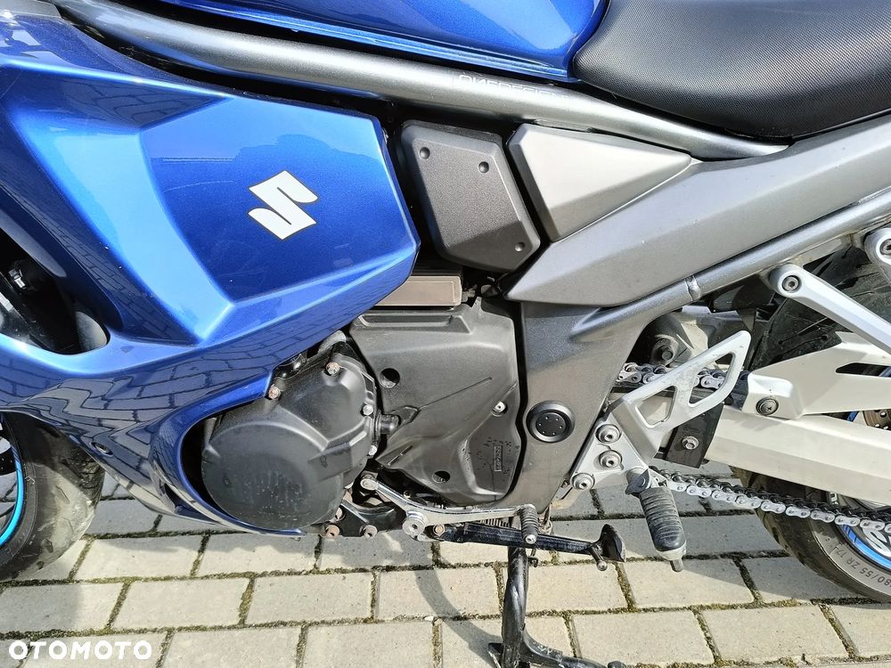 Suzuki GSX - 10